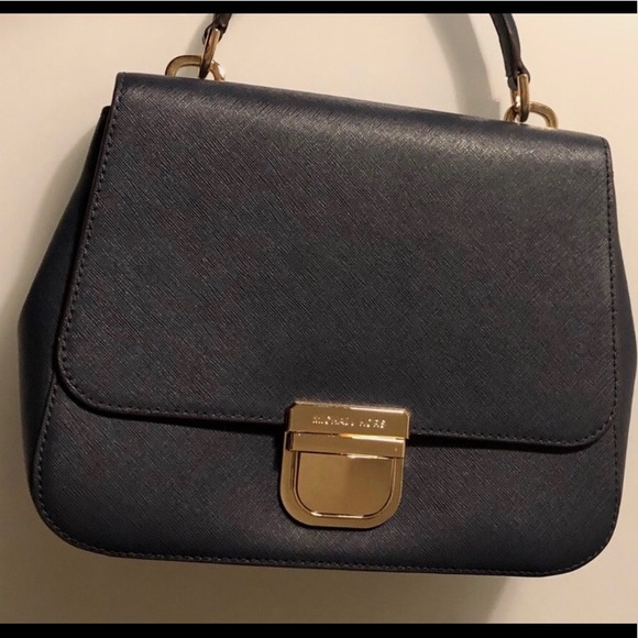 MICHAEL KORS Medium Bridgette Messenger Navy - Picture 3 of 8